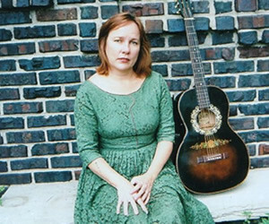 Iris DeMent Height, Weight, Religion, Net Worth, Age, Biogr