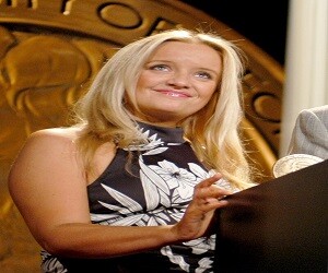Lucy Davis Height, Weight, Religion, Net Worth, Age, Biogra