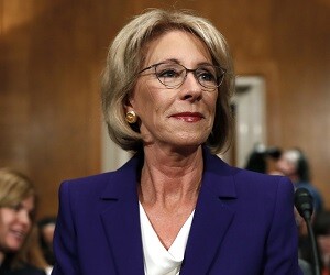 Betsy DeVos Height, Weight, Religion, Net Worth, Age, Biogr